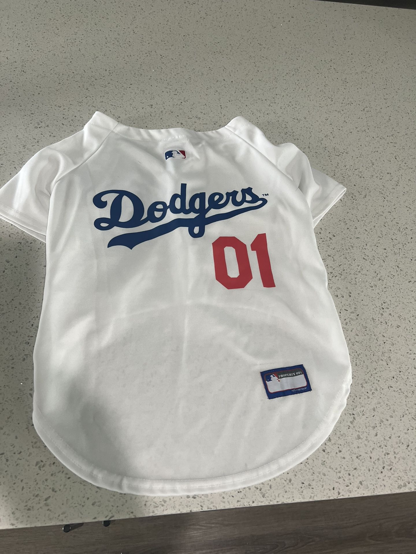 Large Dog Dodgers Jersey for Sale in Covina, CA - OfferUp