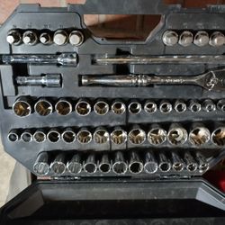 52 - Piece Tool Set 1/2 In Drive Husky