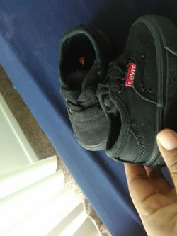 Levis shoes size 4