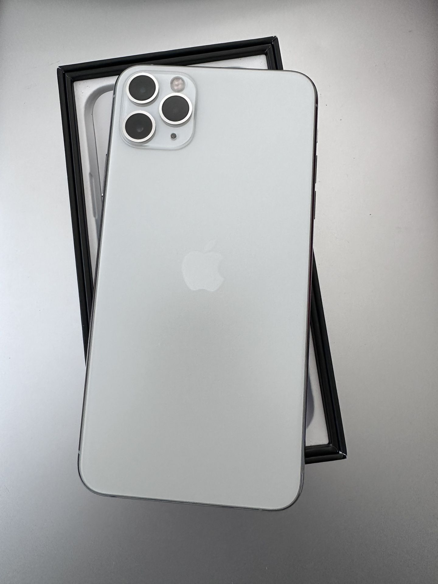Iphone 11 Pro Max 64GB Silver ANY CARRIER