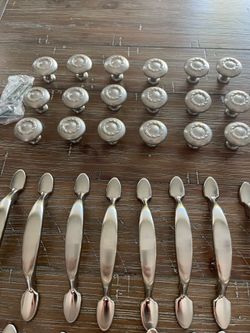 Kitchen cabinet handles