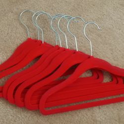8 Kid Velvet Hangers 
