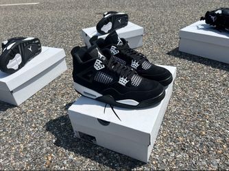 Jordan 4 white thunders