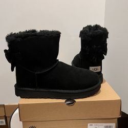 UGG Mini Bailey Bow Crushed Velvet 