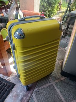 NICE 28IN SPINNER LUGGAGE LIKE NEW 20 FIRM LOOK MY POST TONS ITEM TO SEE