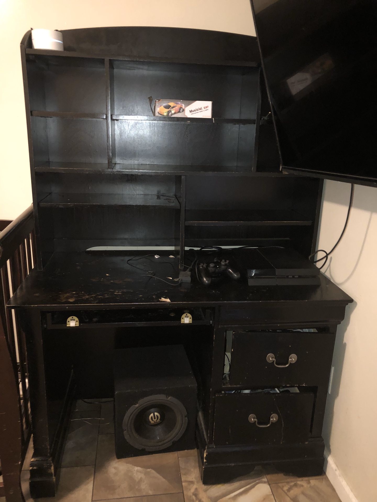 FREE DESK