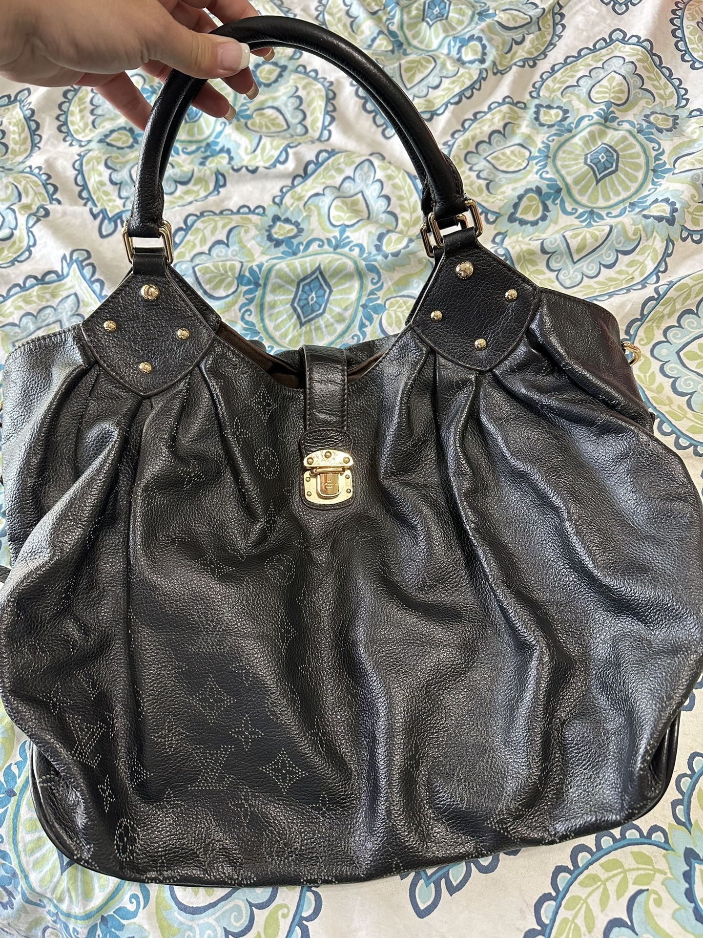  Louis Vuitton  XL Hobo Bag