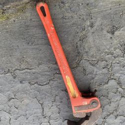 Pipe Wrench 