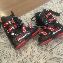 Kids Nordica GPX team, 4 Buckle, size 22.5