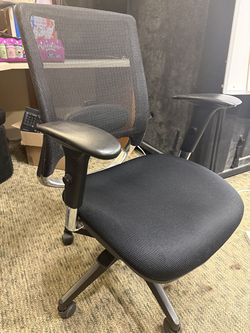 Black Mesh Task Chair (Adjustable Arms) - Sold As-Is