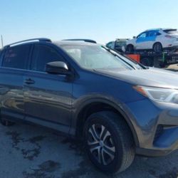 PARTES Y PIEZAS TOYOTA RAV4 2017 LE 