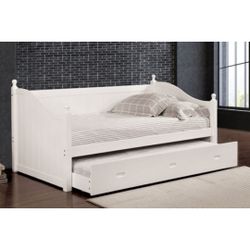 White Daybed With Trundle 