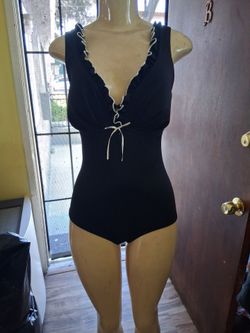 Women swimsuit sz 8 new