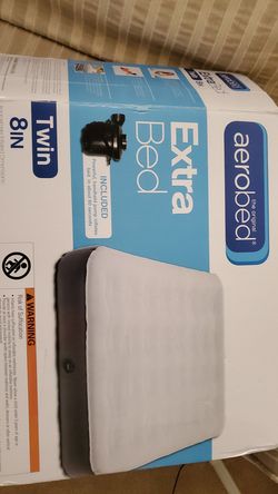 Twin airbed with pump
