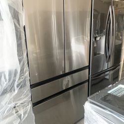 New Out Box Samsung 4-Door French Door With Beverage Center 