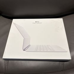 Apple 13-inch iPad Air M3 White Magic Keyboard Case