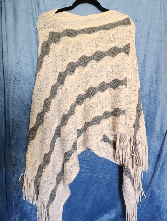 Lovely One-Size And Lemode Women's Cream & Gray Throw Over Shawl, Super Soft