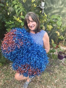 Cheerleader Pom Poms !