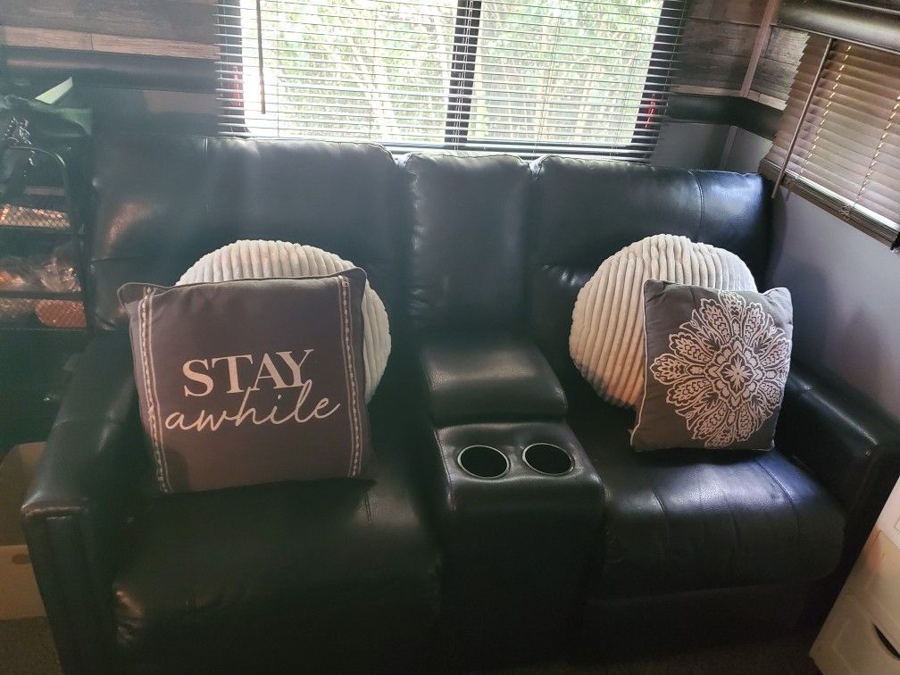 RV Black Recliner Loveseat