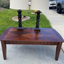 Living Room Tables & Lamps 