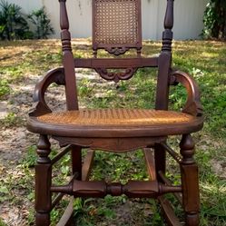 Antique Lady’s Rocking Chair – Early 1900s