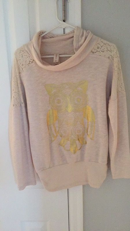 Owl Shirt. Size Medium. Gently Used.
