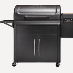 TRAEGER XL PELLET GRILL SMOKER WITH WI-FI TECHNOLOGY 