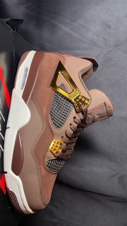 Air Jordan 4 “ Brown/Gold” size 10