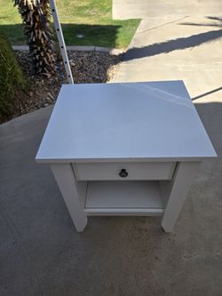 Kids Night Stand With Drawer