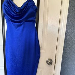 long beautiful blue formal dress
