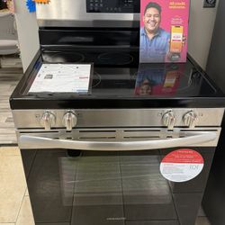 Frigidaire Electric Range $399