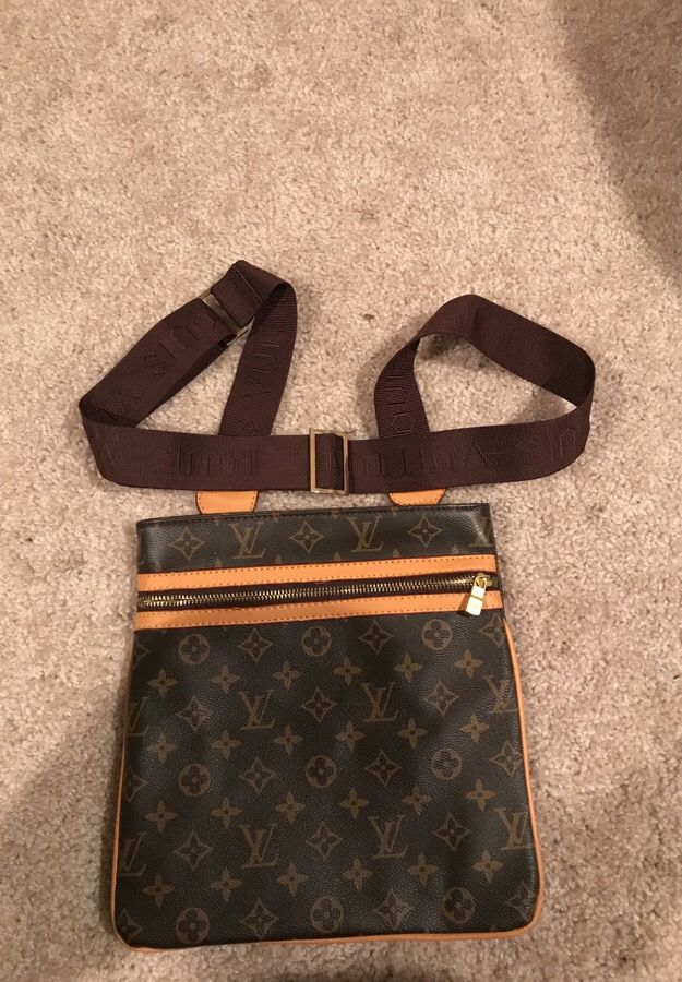 Hardly used Louis Vuitton Porchette hand bag