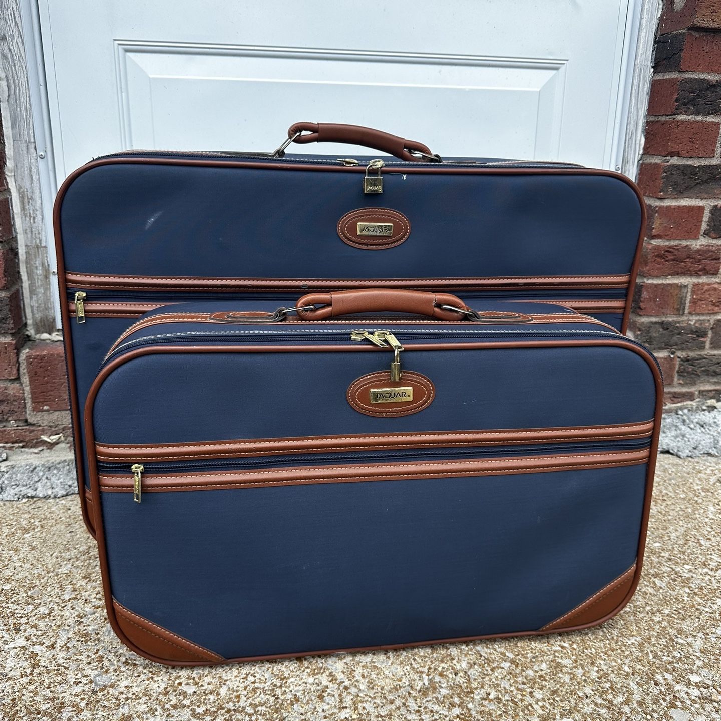 Jaguar 2 Piece Luggage Set With Original Lock And Key for Sale in Imperial MO OfferUp
