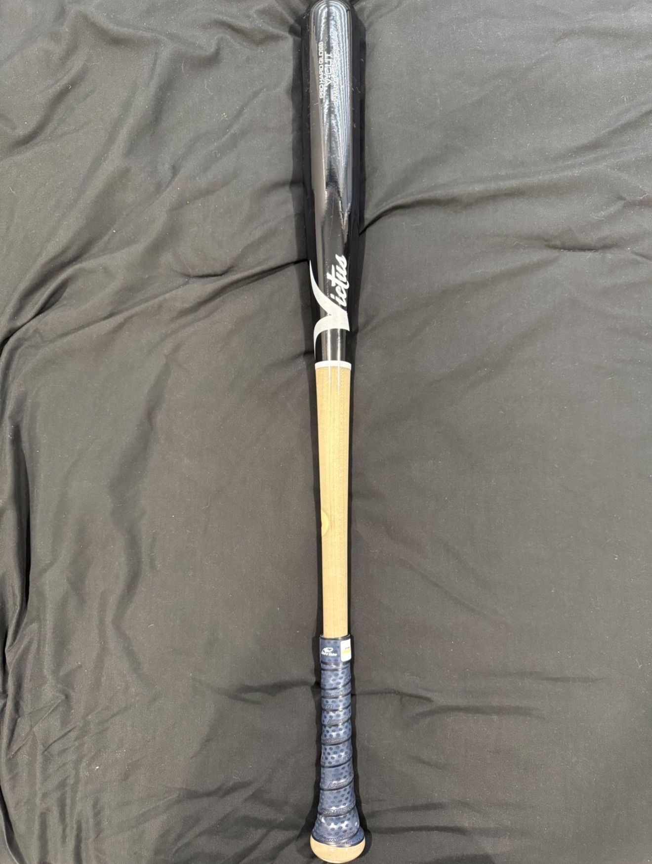 Brand New Victus bat