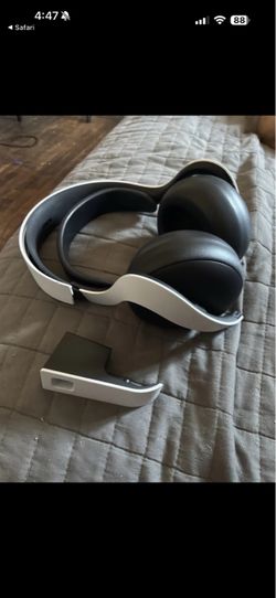 Sony - Pulse Elite Wireless Headset for PS5- Broken but Working No Dongle
