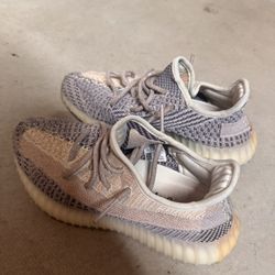 Yeezys Ash Pearl