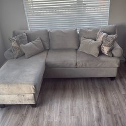 Modern Light Grey Sectional With Chaise