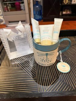 Satin Hands & Mug