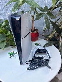Sony PlayStation 5 Slim Console - Digital Edition like new