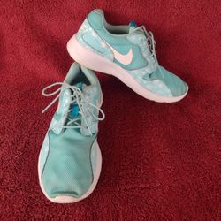 Nike Kaishi Snowflake Print GS (Roshe Run Style) Girls Trainers  Light Aqua Blue
