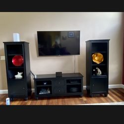 Entertainment center - Asking $260