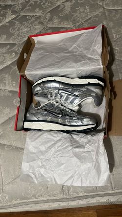 Nike P-6000 Metallic Silver Size 11.5