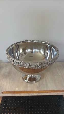 Beautiful Brand New Royal Silverware Bowl