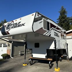 2021 Wolf Creek 840 Truck Camper