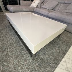 Coffee table From Modani White And Stainless Steel