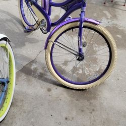 Women 24" Beach Cruisers In Excellent Condition Ready To Ride 45 Each