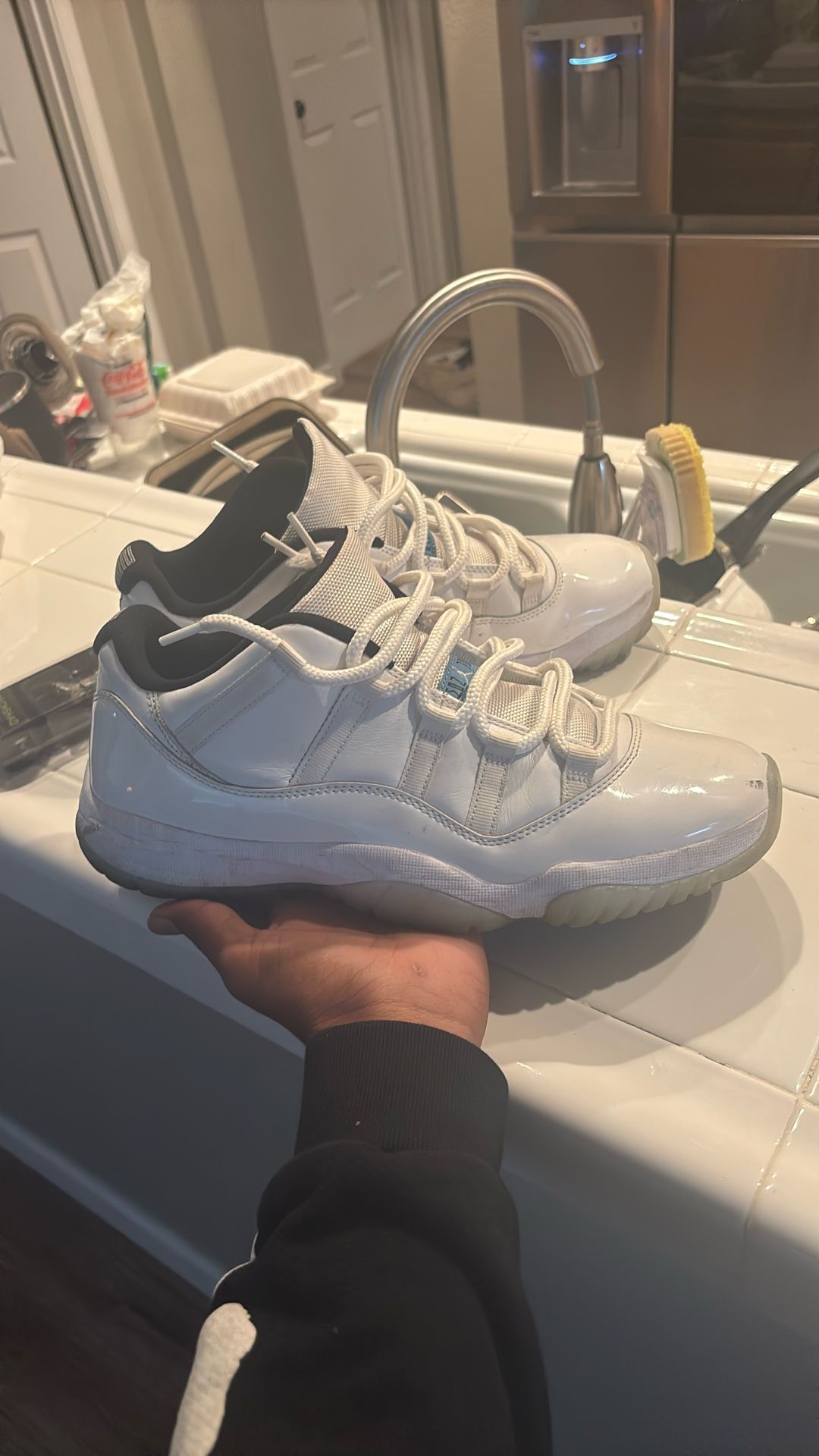 Jordan 11 Legend Blue Low