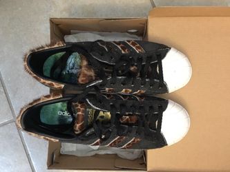Adidas sneaker (leopard), men's size 6, like new, $25