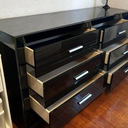 Modern Black/Expresso  4 piece Bedroom Set