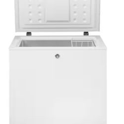 GE Garage Ready 5.1 cu. ft. Manual Defrost Chest Freezer in White